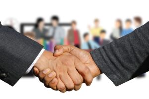 社会人彼氏にぴったりなスーツに合うアクセサリーは？
