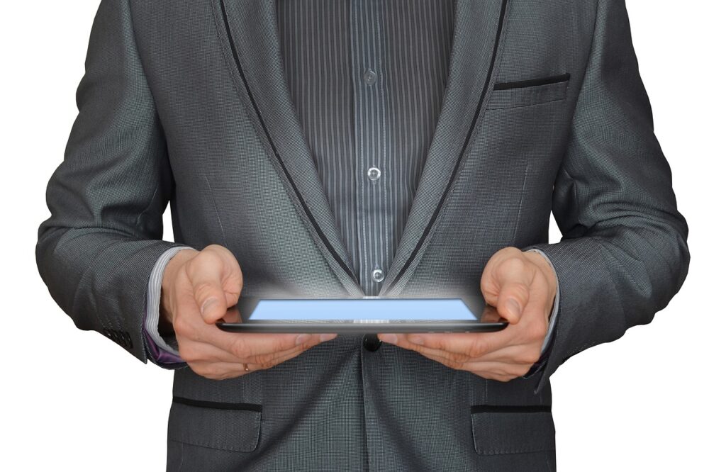 ビジネスマン彼氏へのクリスマス高級ギフトとしてタブレットを買う前の注意点は？